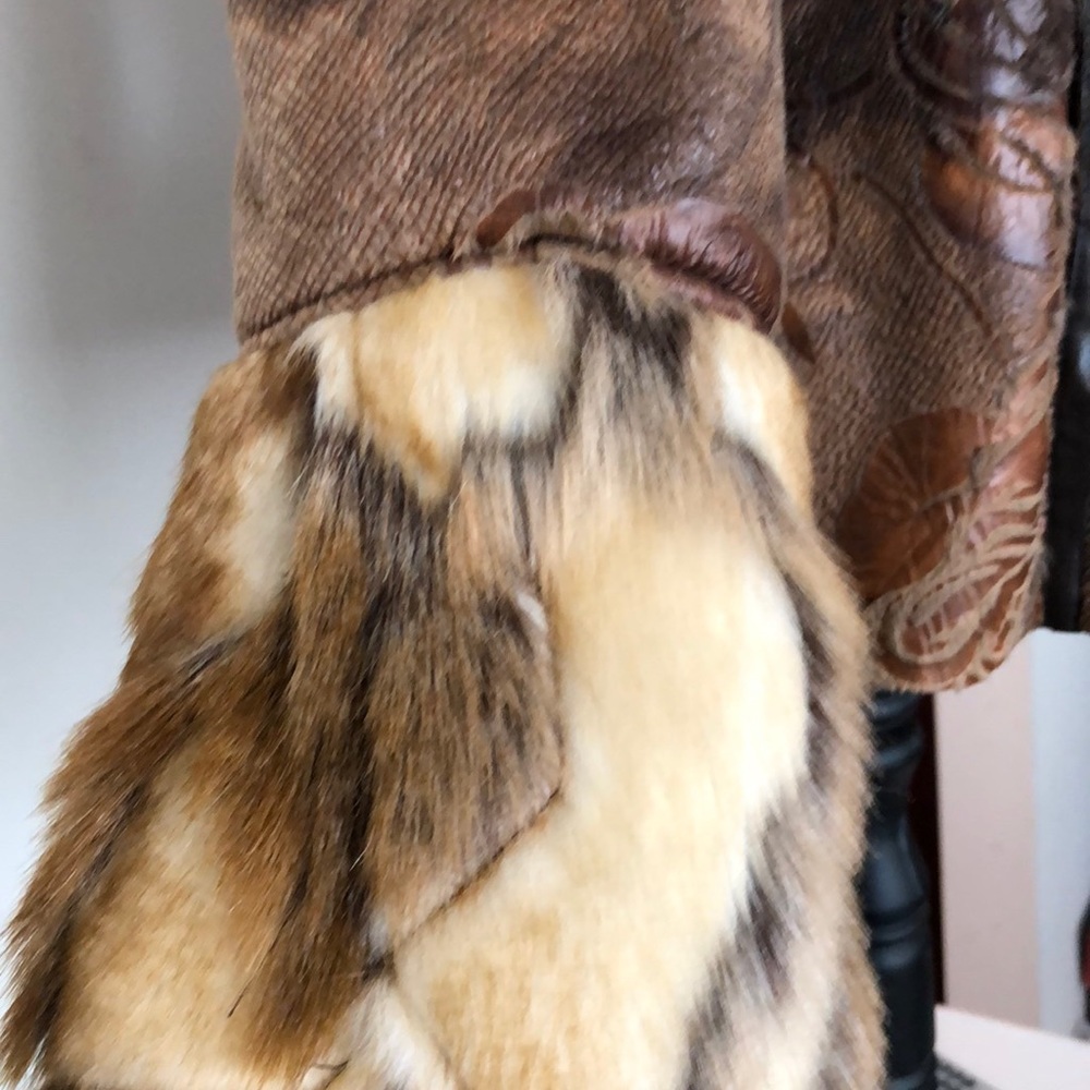 Bold and Beautiful Cache Jacket - Picture 3 of 6